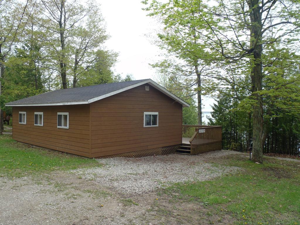 Red Lodge Resort Little Current Стая снимка